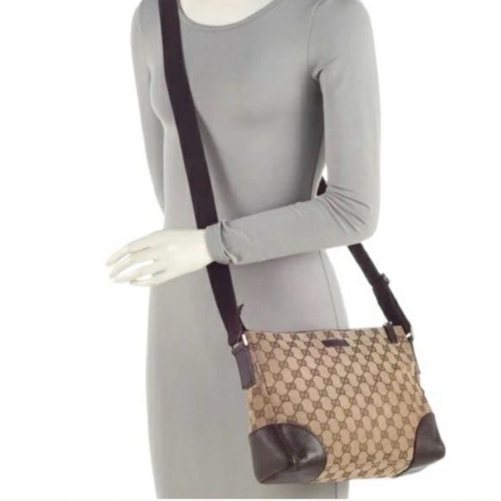 Gucci Textured Leather Detail
